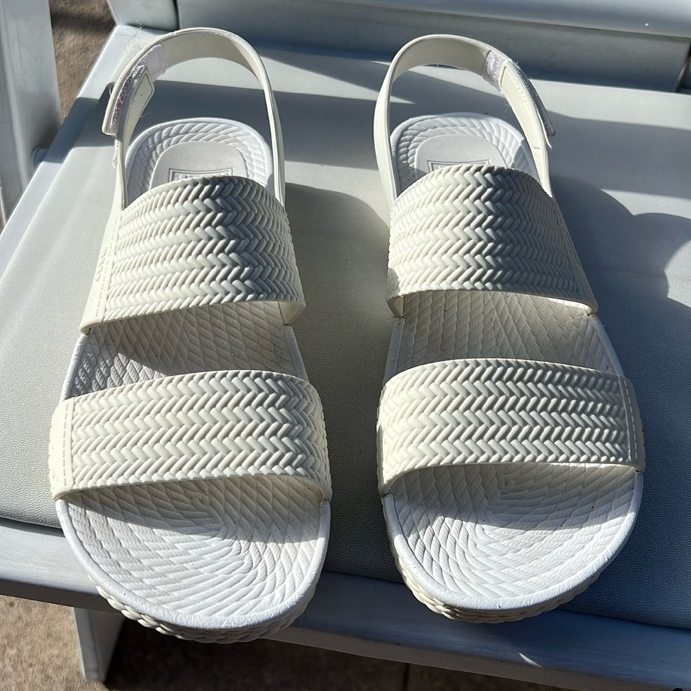 Reef Vista White Beach Sandal Women’s 8